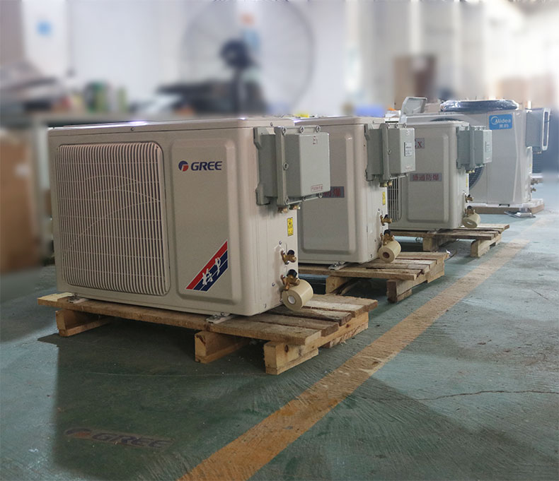 �������{